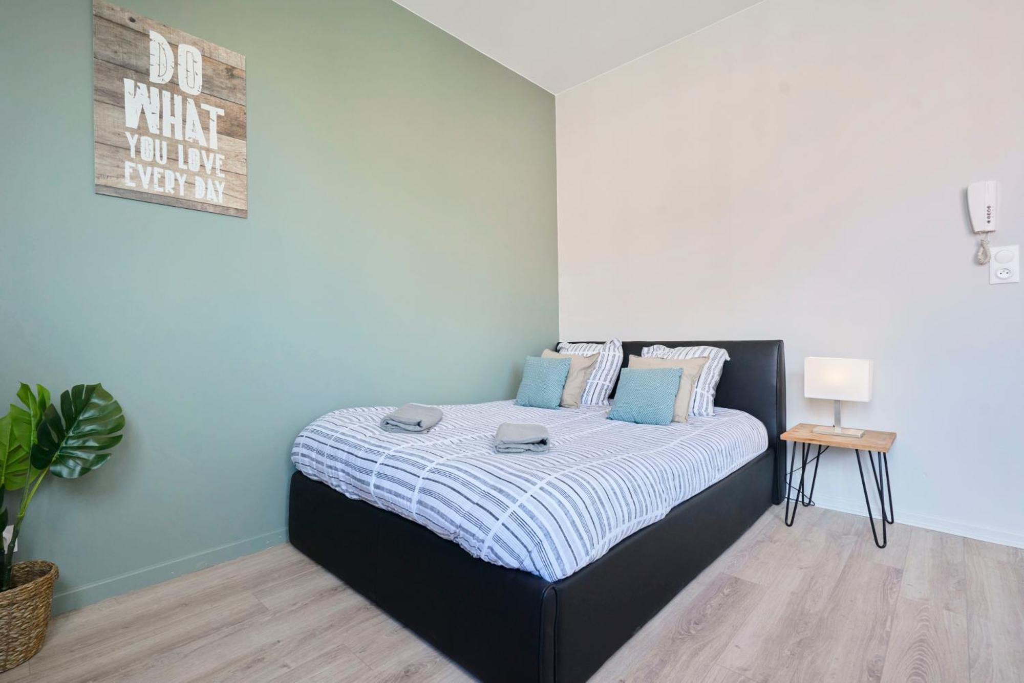 Locationstourcoing - Le Croise Appartement Buitenkant foto
